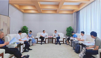 石鎮槐會(huì )見(jiàn)四川天府糧倉農業(yè)開(kāi)發(fā)有限公司董事長(cháng)李雪劍